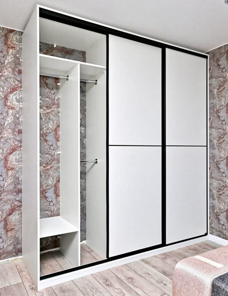 Белый шкаф купе из ЛДСП Egger «Модель 501».