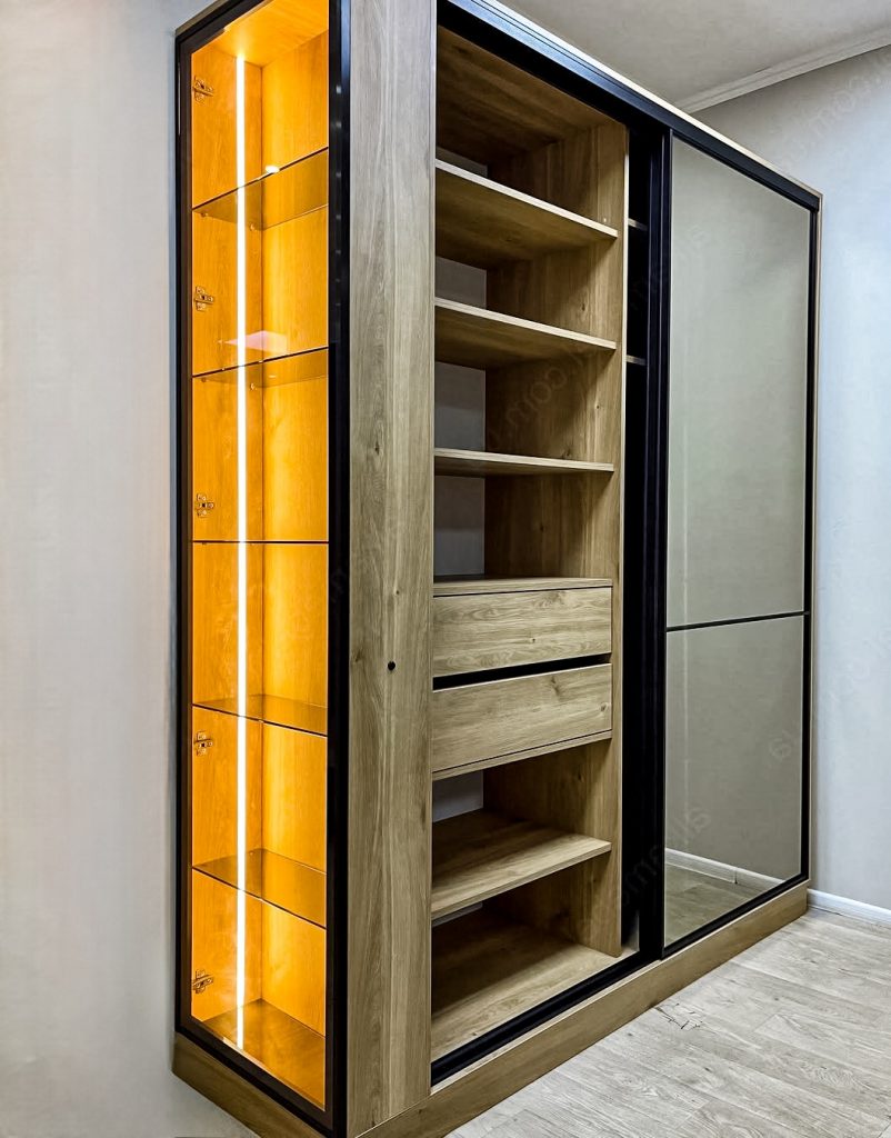 Зеркальный шкаф-купе с подсветкой «Модель 508».