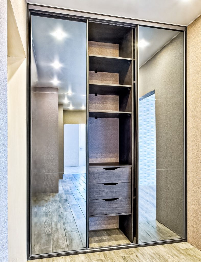 Зеркальный шкаф-купе в нишу «Модель 503».